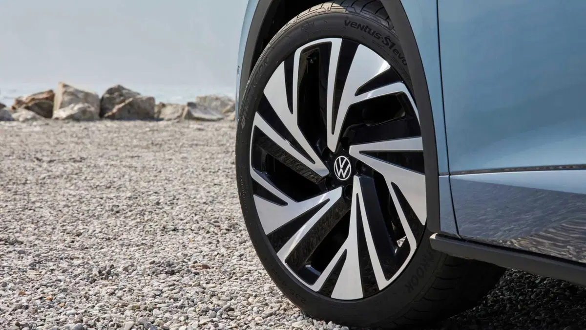 Volkswagen ID.5 77 kWh GTX 4motion 340cv (14)
