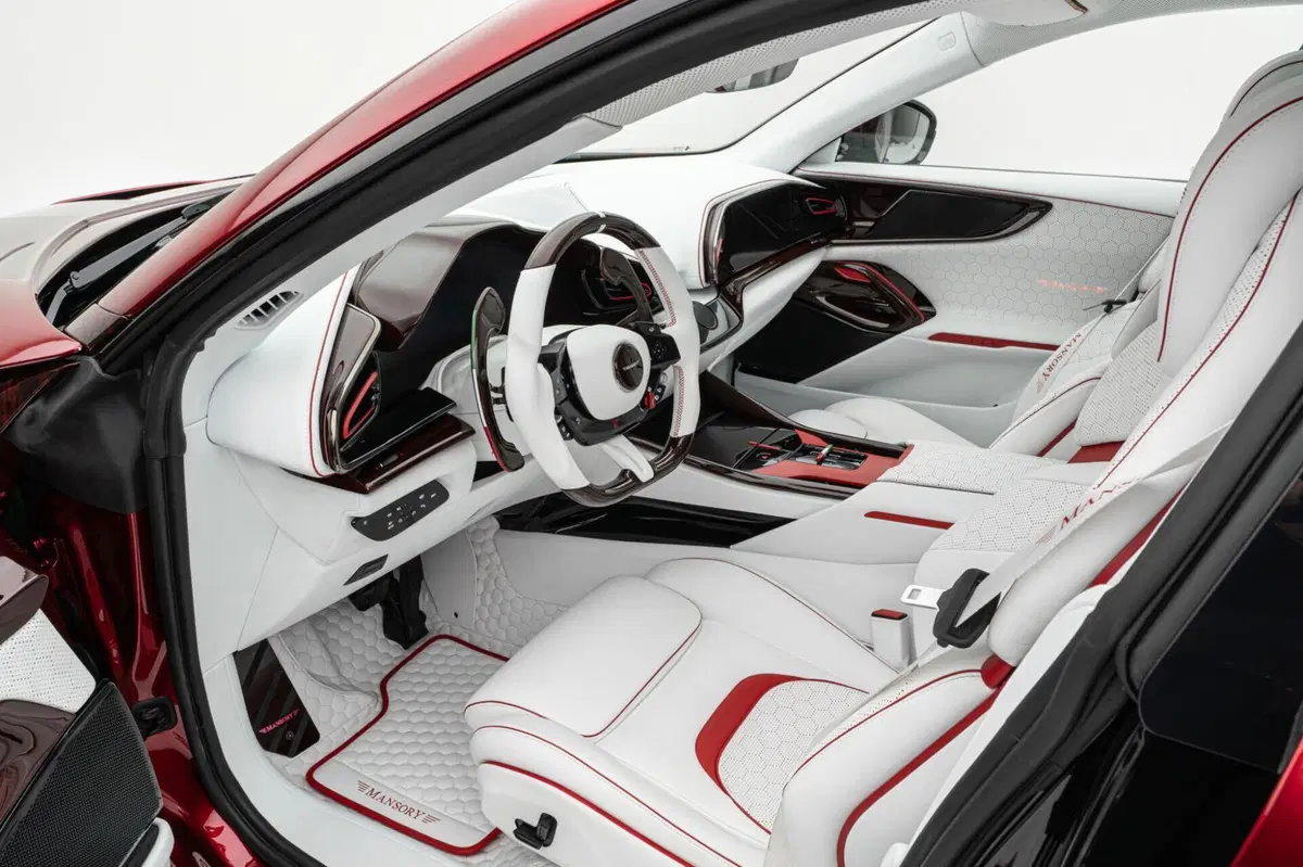 Ferrari Purosangue: Mansory stavolta l'ha fatta grossa, ecco la Pugnator (6)