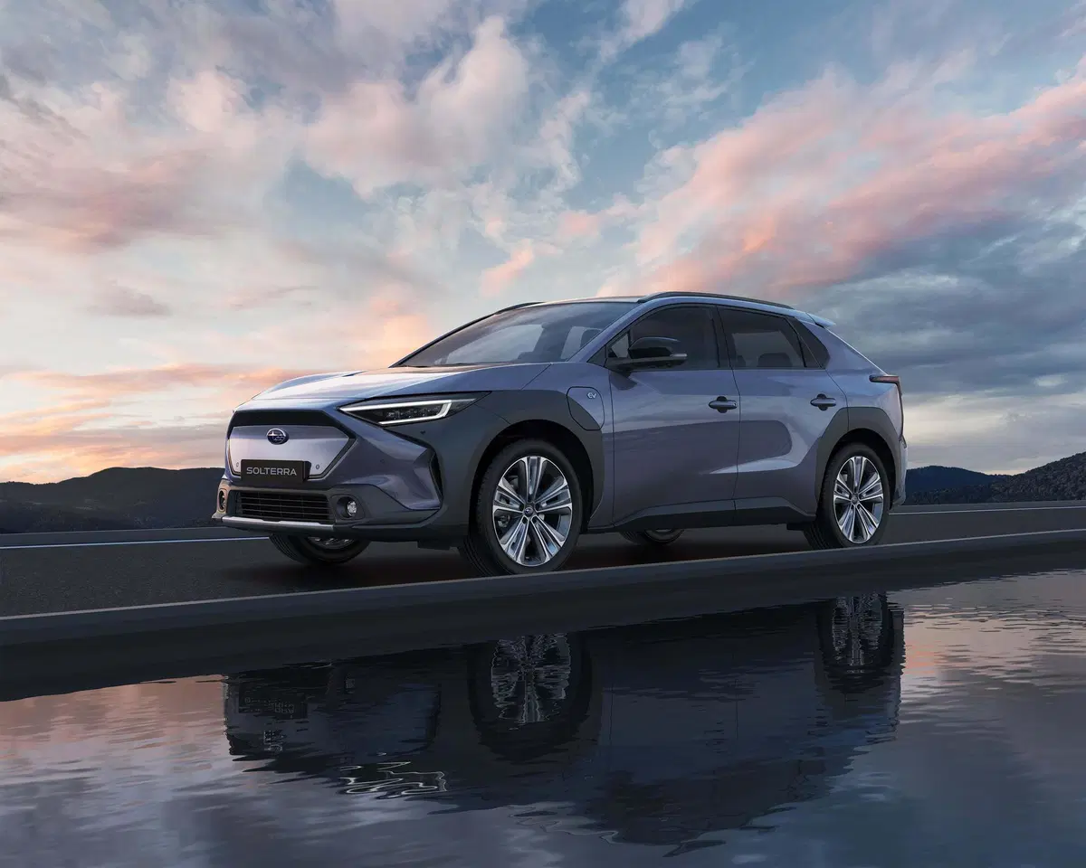 Subaru Solterra: scende in campo e le ha tutte contro. Top e Flop 
