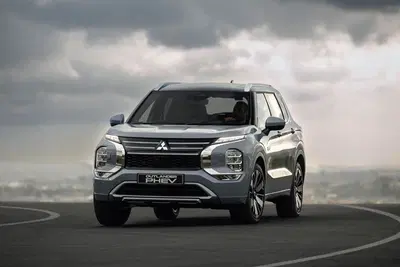 Mitsubishi Outlander PHEV, ecco l'ammiraglia per l'Europa