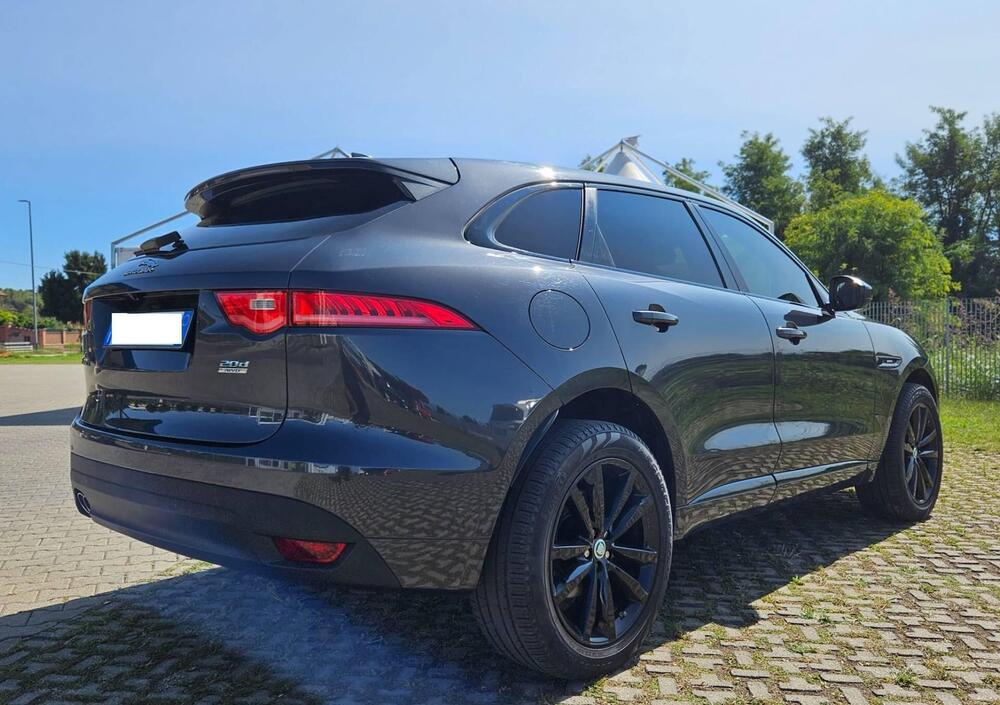 Jaguar F-Pace usata a Torino (5)