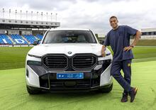 653 CV nel box e niente patente: Kylian Mbappé riceve l'ennesima top car