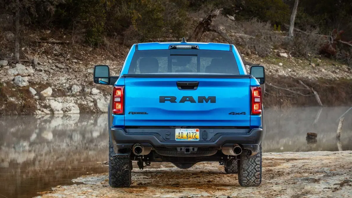 Ram Ram Pick-up Ram 1500 5.7 V8 Crew Cab Limited Night Edition 395cv at8 (6)