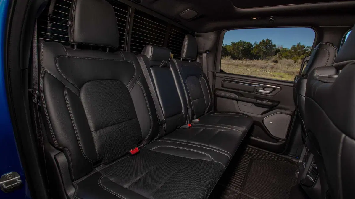 Ram Ram Pick-up Ram 1500 5.7 V8 Crew Cab Limited Night Edition 395cv at8 (9)