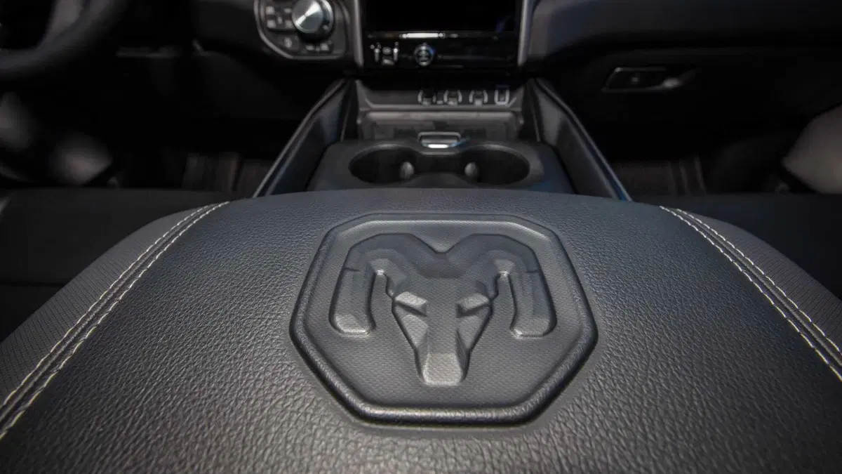 Ram Ram Pick-up Ram 1500 5.7 V8 Crew Cab Limited Night Edition 395cv at8 (16)