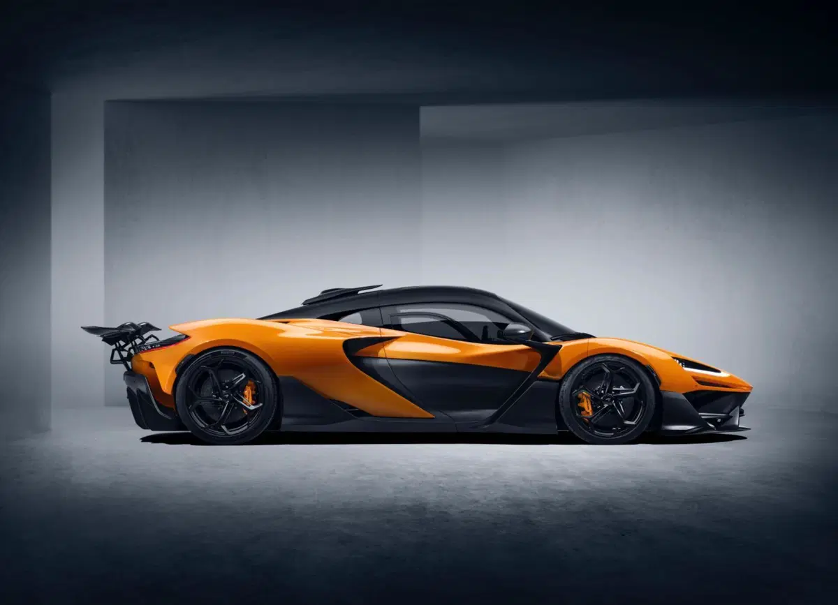 McLaren W1: è la più potente di sempre, ha 1.275 CV con il V8 ibrido (6)
