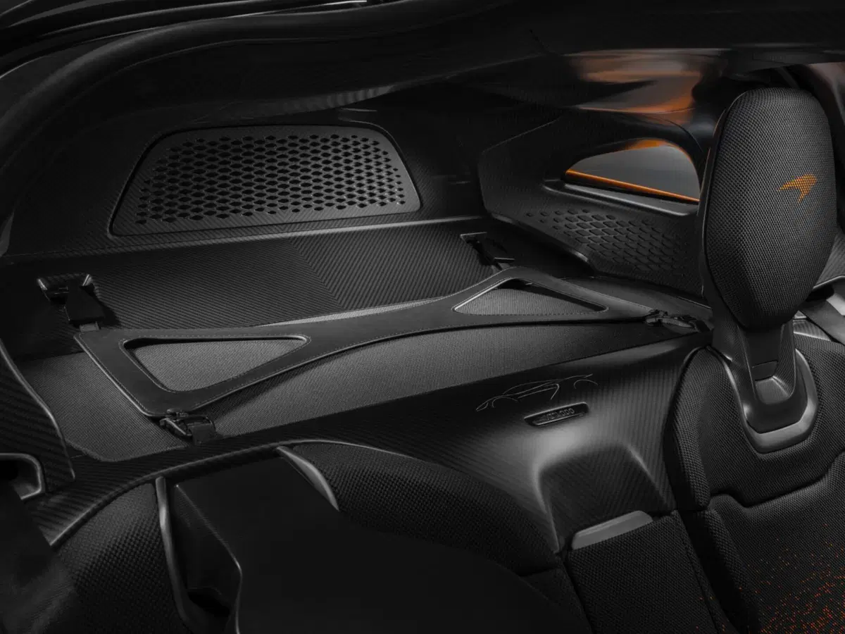 McLaren W1: è la più potente di sempre, ha 1.275 CV con il V8 ibrido (17)