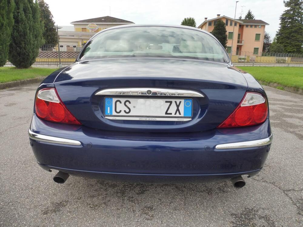 Jaguar S-Type Executive d'epoca a Mantova (6)