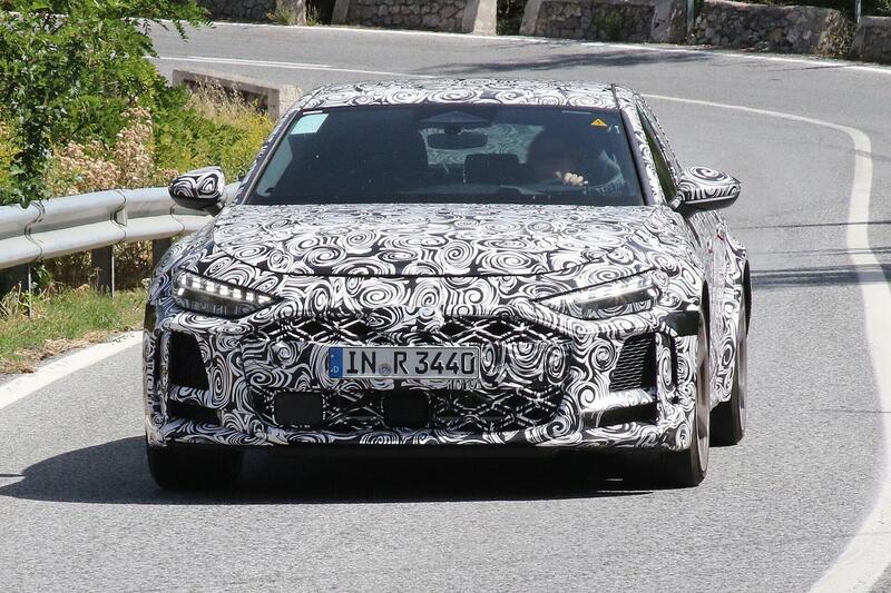 Audi RS5: la nuova generazione sar&agrave; ibrida, addio al V6 | Foto Spia