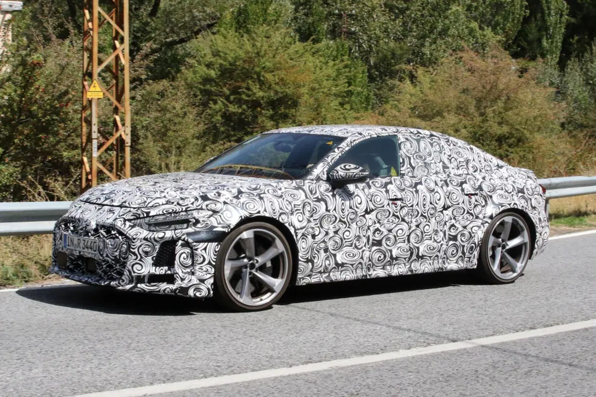 Audi RS5: la nuova generazione sarà ibrida, addio al V6 | Foto Spia (6)