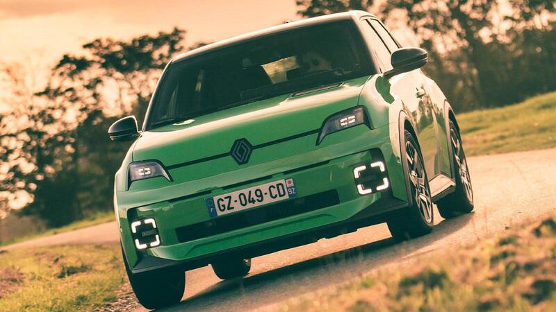 Renault 5: &egrave; in arrivo una versione ibrida a benzina?