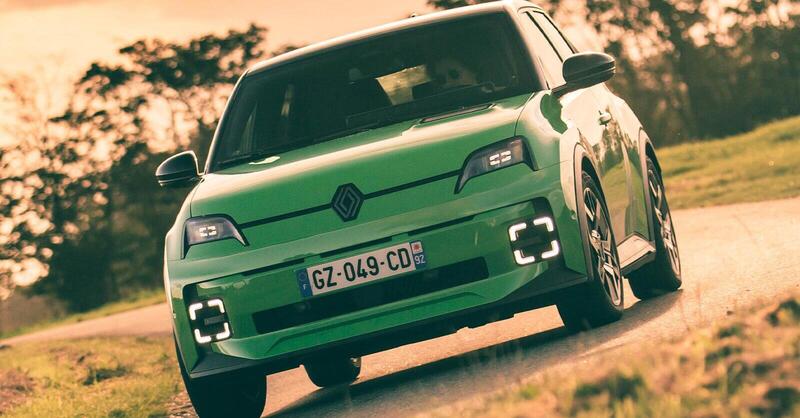 Renault 5: &egrave; in arrivo una versione ibrida a benzina?