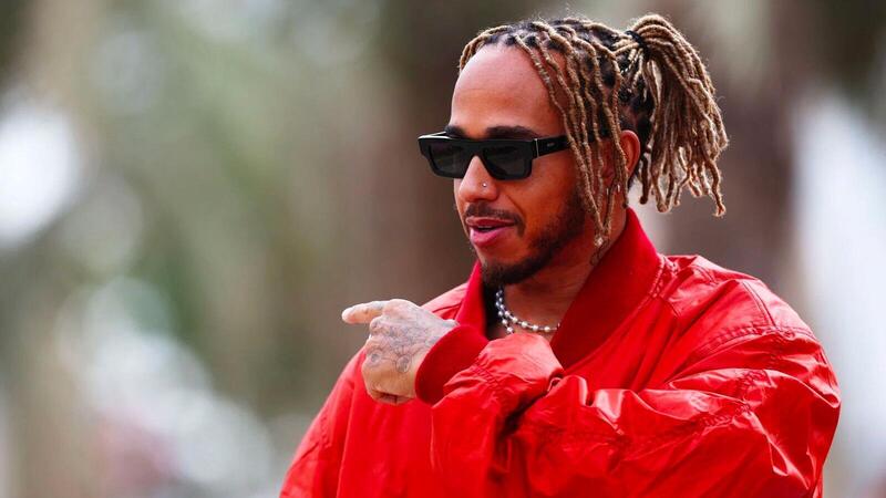 F1. Lewis Hamilton far&agrave; gli onori di casa al Met Gala, ed &egrave; un&rsquo;ottima notizia per la Ferrari 