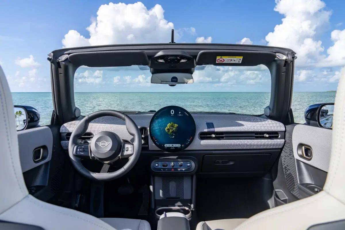 Nuova MINI Cooper cabrio: l'evoluzione del divertimento a cielo aperto (5)