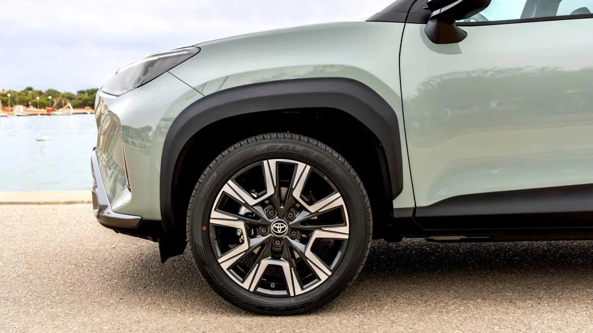 Toyota Yaris Cross (2021-->>) (35)