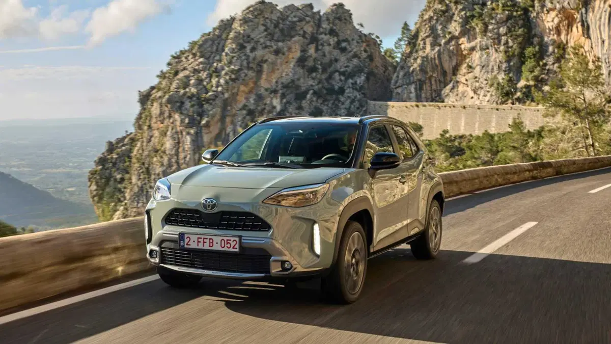 Toyota Yaris Cross (2021-->>) (23)