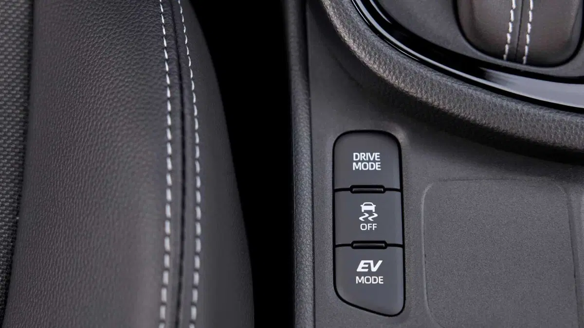 Toyota Yaris Cross (2021-->>) (38)
