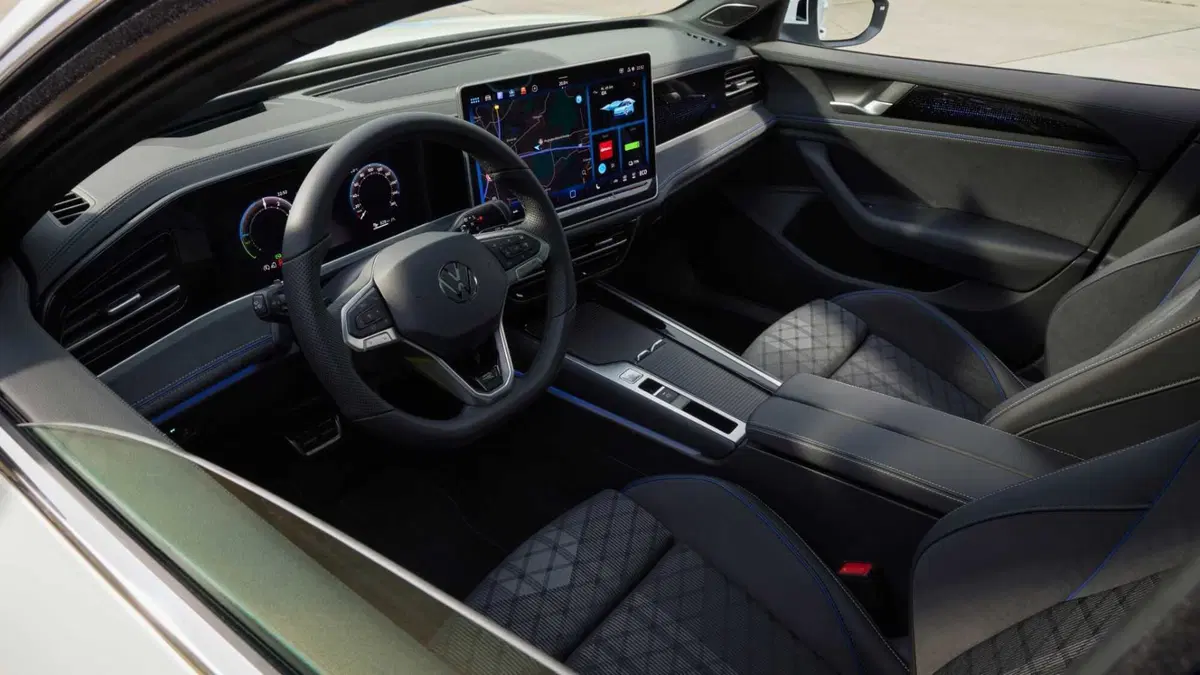 Volkswagen Passat 2.0 tdi scr R-Line 150cv dsg (6)