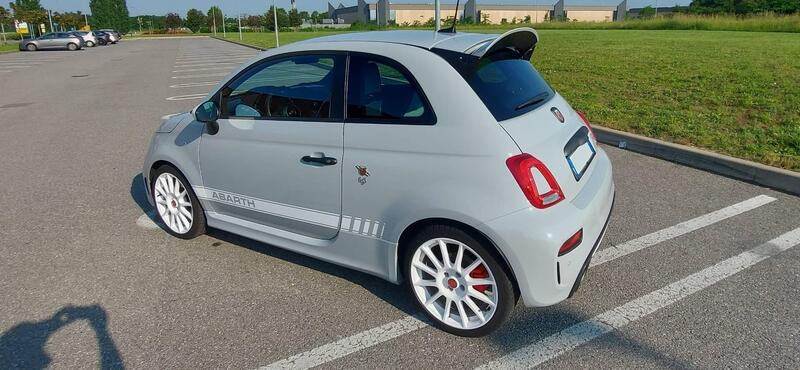 Abarth 695 695 1.4 Turbo T-Jet 180 CV Esseesse  del 2022 usata a Monza