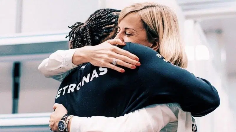 F1. Susie Wolff: "Vedere Lewis Hamilton con la tuta della Ferrari sar&agrave; un momento iconico"