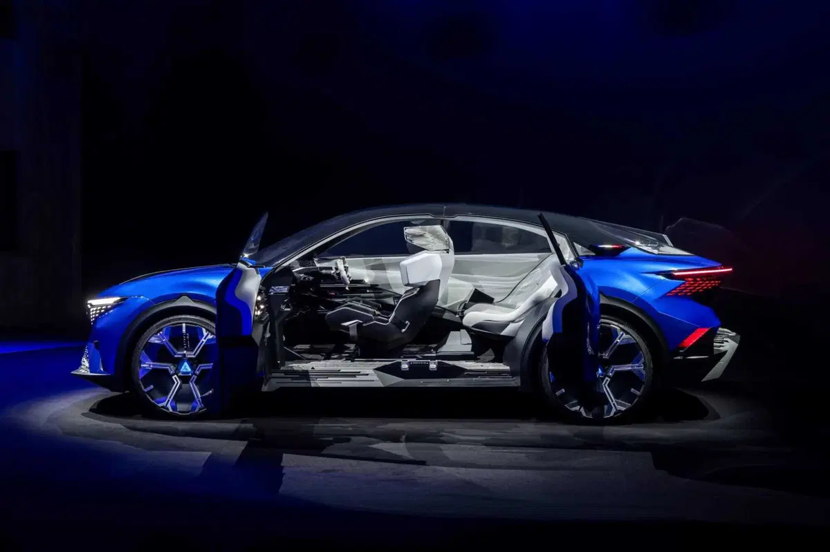 Alpine A390: l'anteprima della prossima fastback sportiva (9)