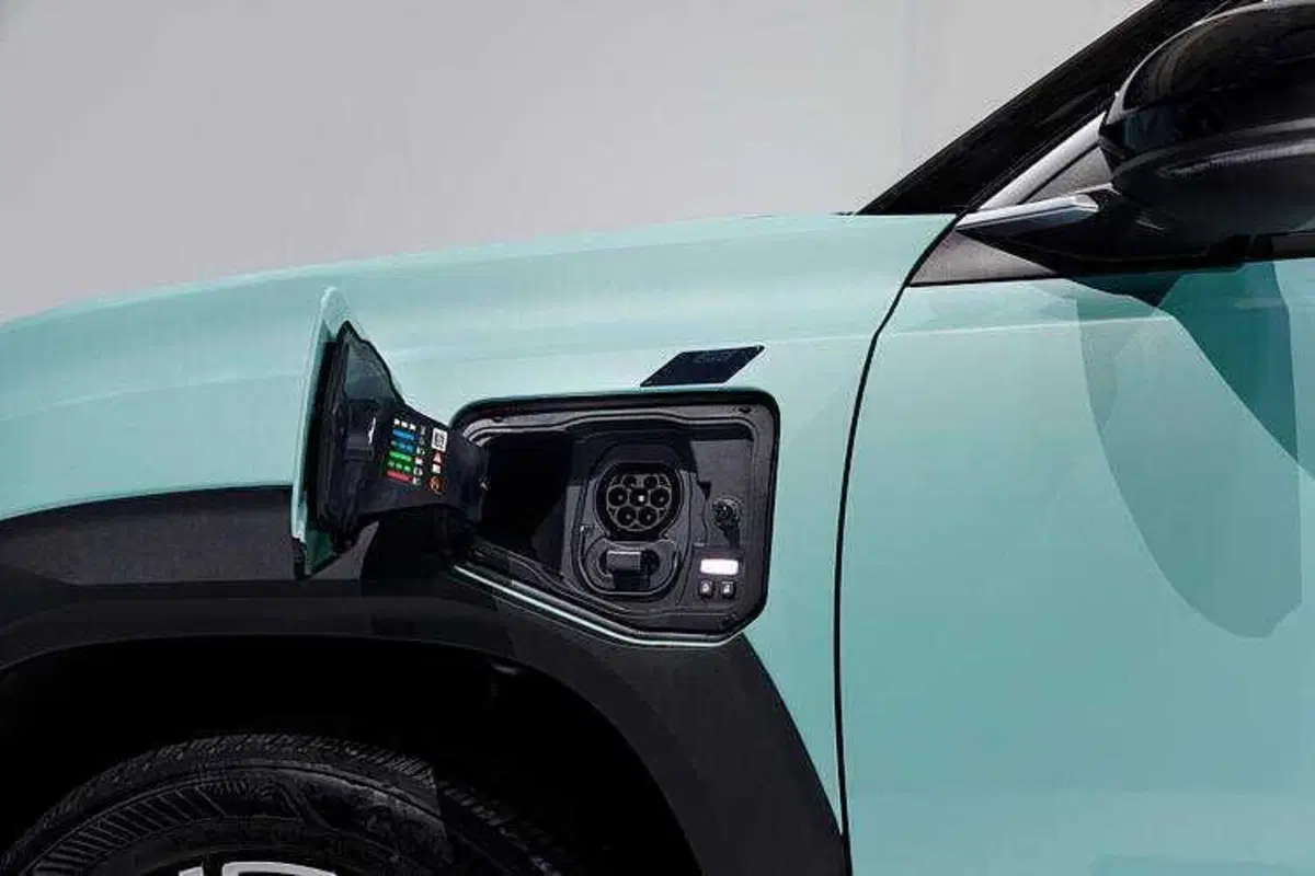 Renault 4 E-tech Electric: debutta a Parigi 2024 la B-Suv più nostalgica che c'è  (8)
