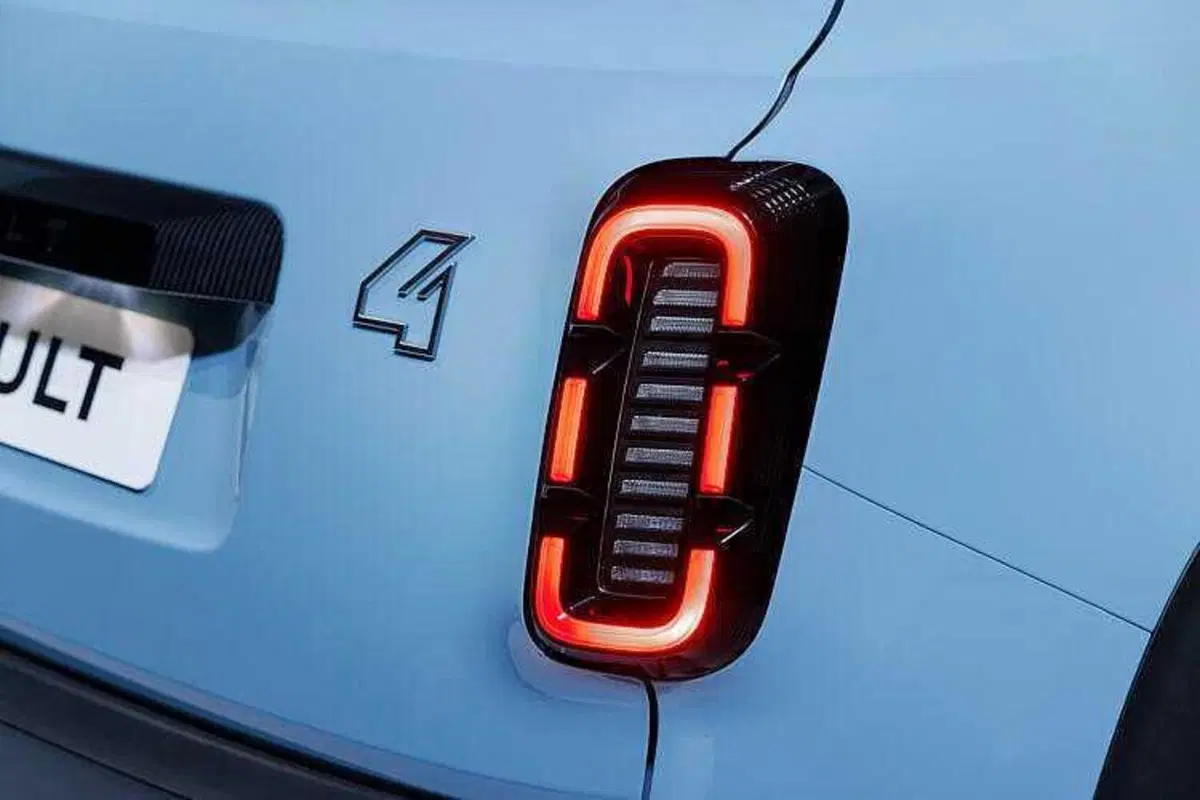 Renault 4 E-tech Electric: debutta a Parigi 2024 la B-Suv più nostalgica che c'è  (19)