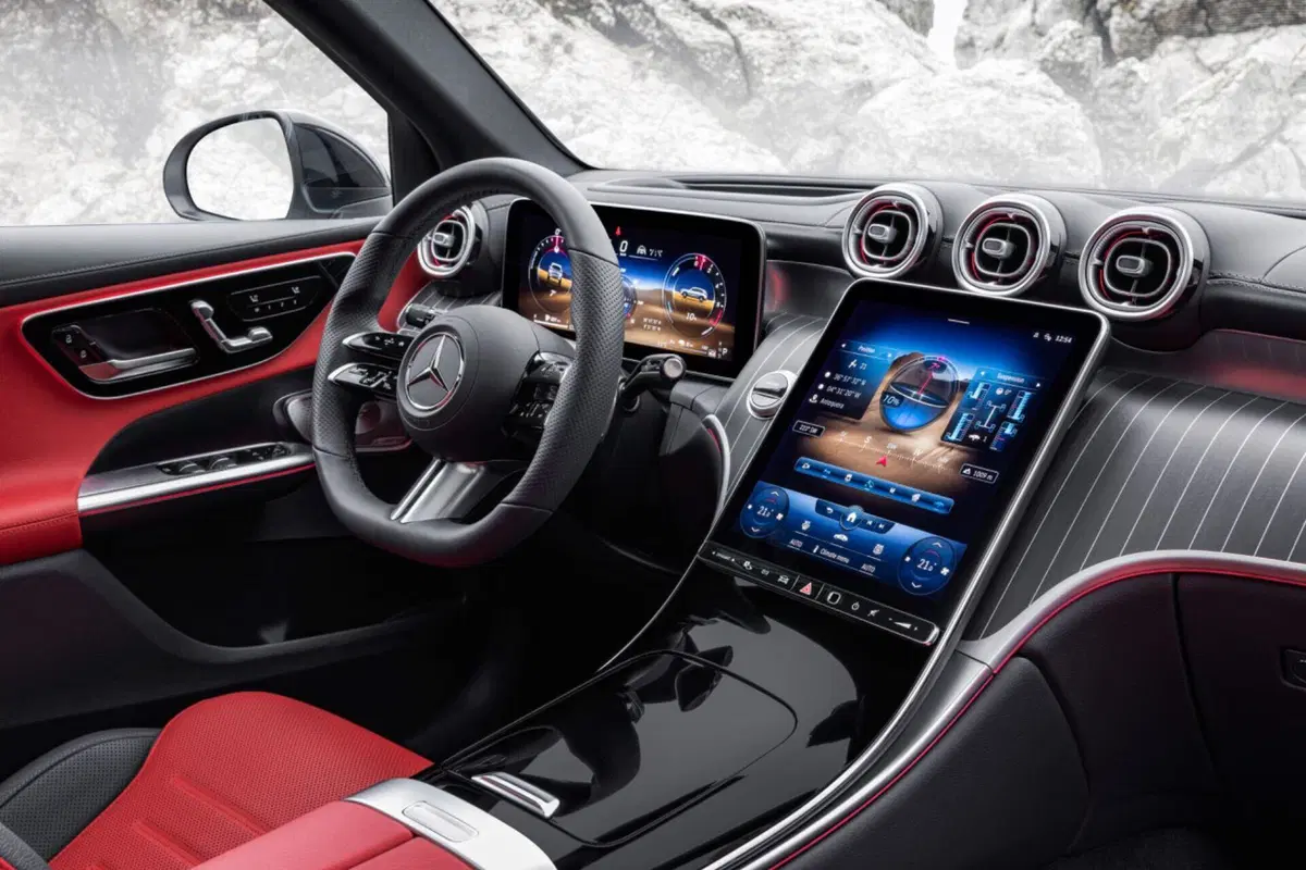 Mercedes-Benz GLC 2024: motorizzazioni, allestimenti e optional. Guida all’acquisto (21)