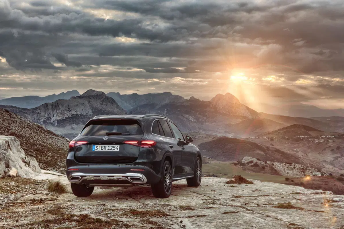 Mercedes-Benz GLC 2024: motorizzazioni, allestimenti e optional. Guida all’acquisto (37)