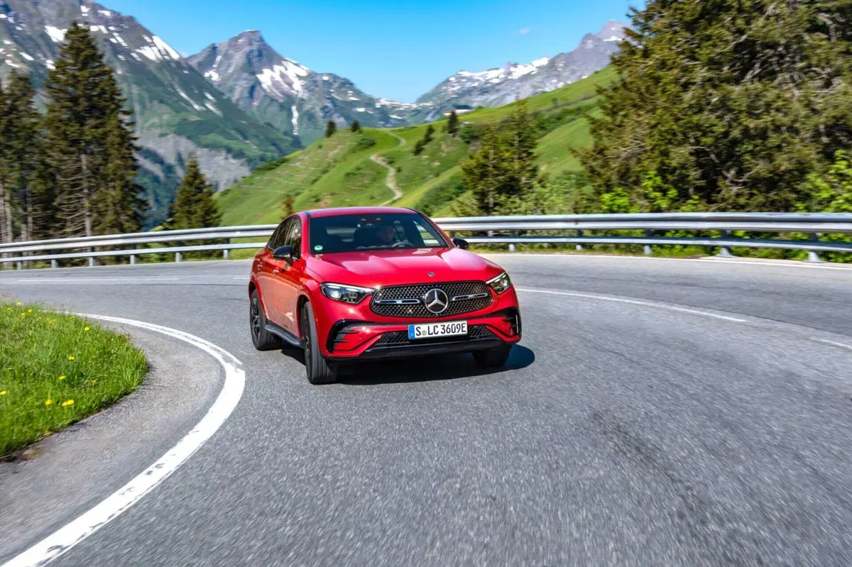 Mercedes-Benz GLC 2024: motorizzazioni, allestimenti e optional. Guida all’acquisto (74)