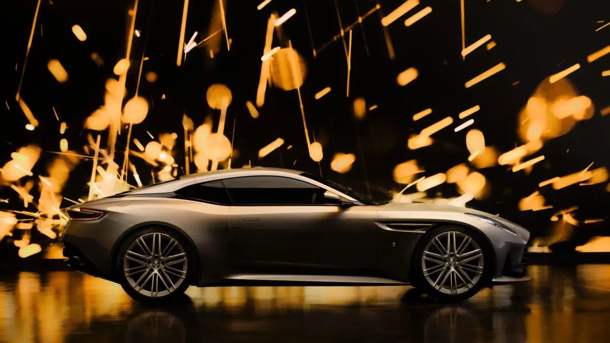 Aston Martin DB12: la saga di James Bond continua con la Goldfinger Edition  (4)