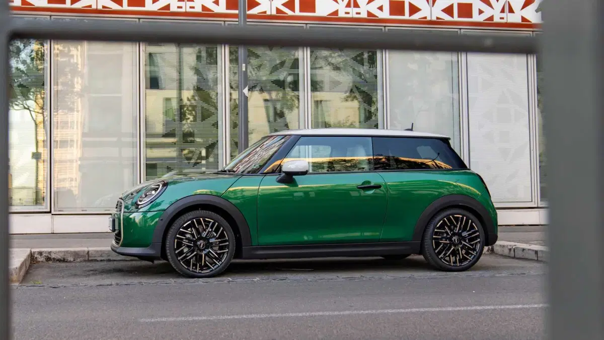 MINI Mini 3p 2.0 S Favoured auto (6)