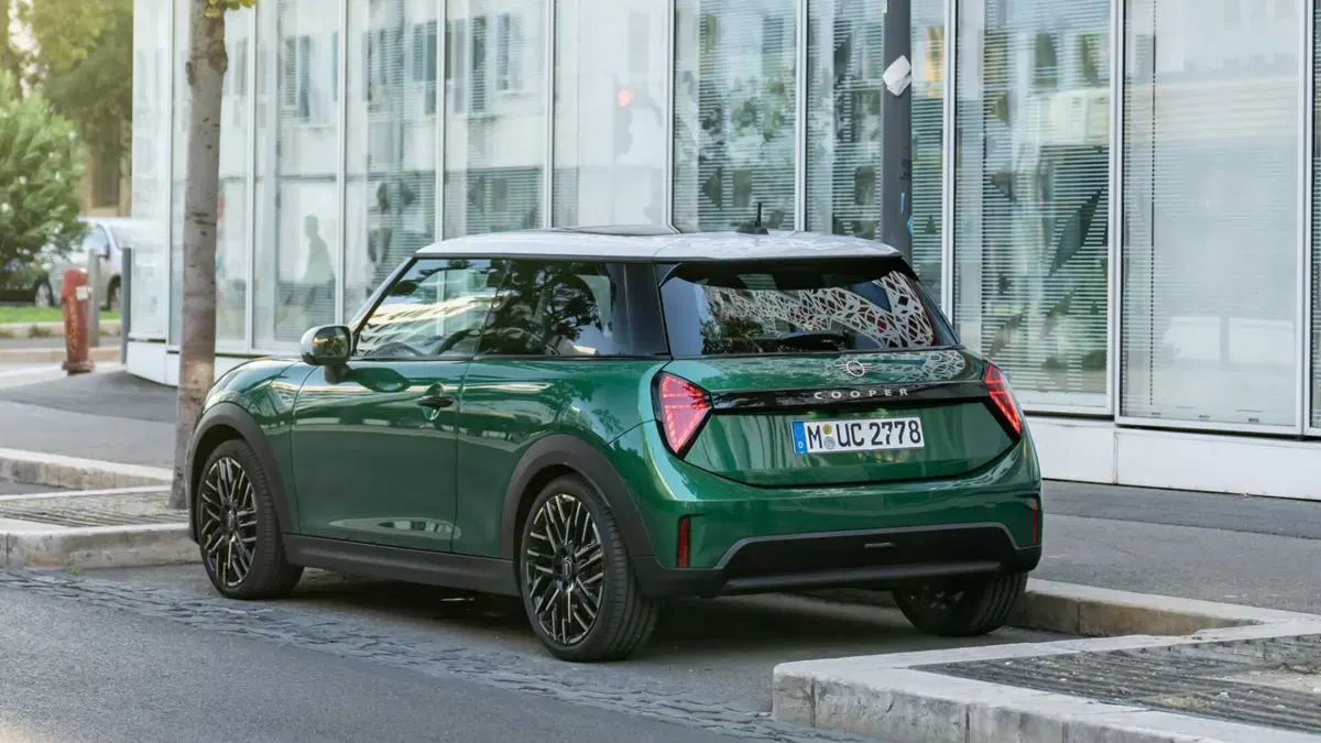 MINI Mini 3p 2.0 S Favoured auto (5)