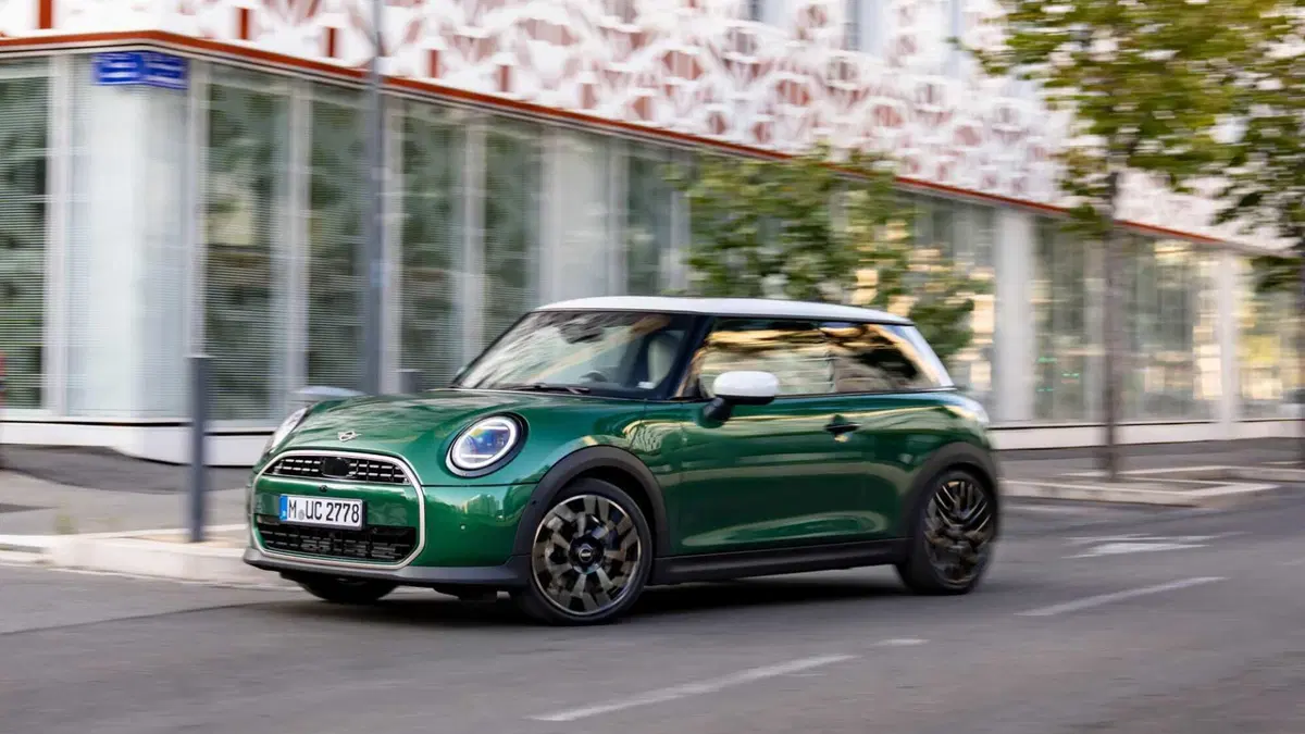 MINI Mini 3p 2.0 S Favoured auto (2)