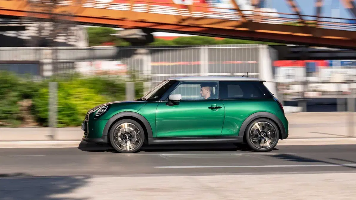 MINI Mini 3p 2.0 S Favoured auto (7)