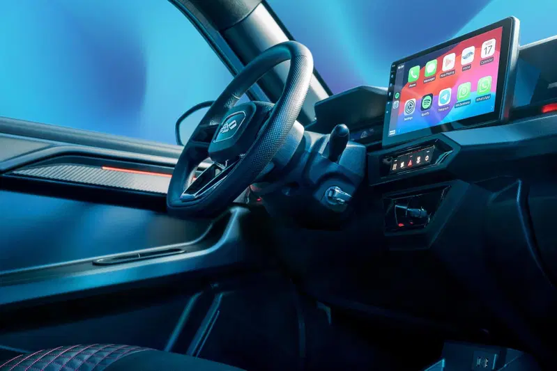 L'interno della Ligier JS50