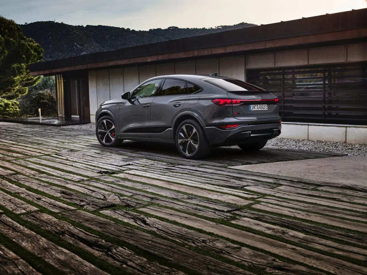 Audi: arriva la Q6 Sportback elettrica a Parigi 2024 con più di 650 km di autonomia (10)