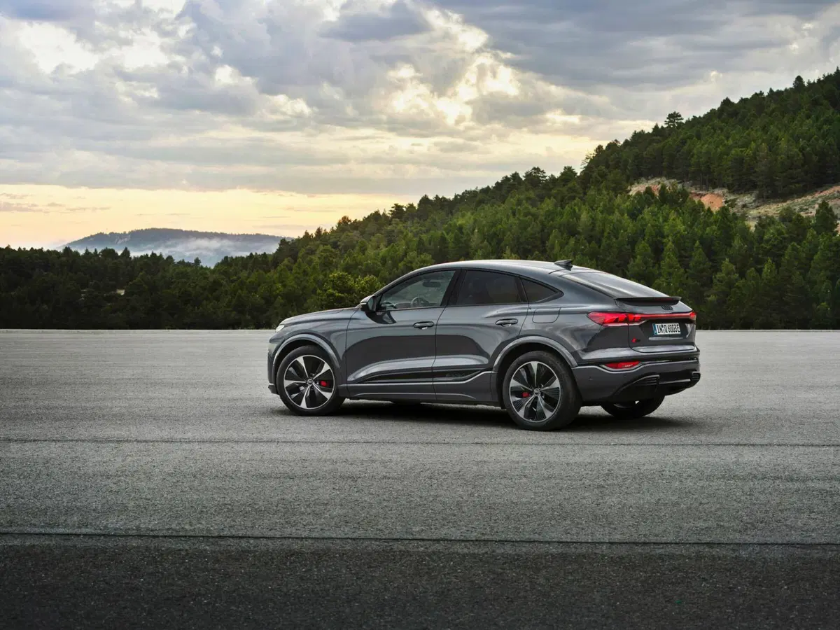 Audi: arriva la Q6 Sportback elettrica a Parigi 2024 con più di 650 km di autonomia (13)