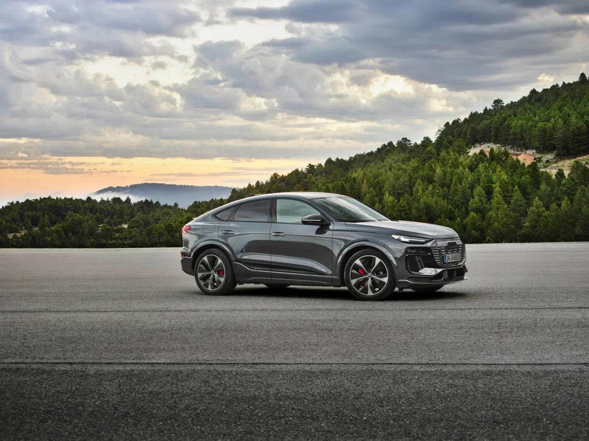 Audi: arriva la Q6 Sportback elettrica a Parigi 2024 con più di 650 km di autonomia (14)