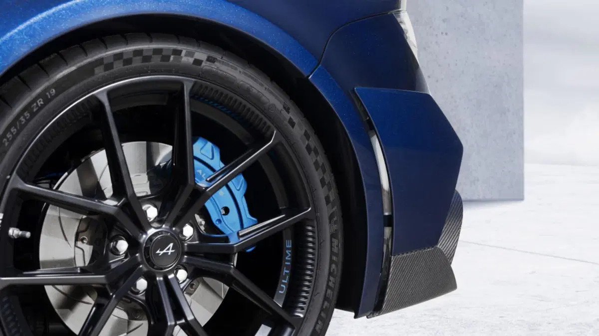 Alpine A110 R Ultime, la più potente al Salone di Parigi 2024 (15)