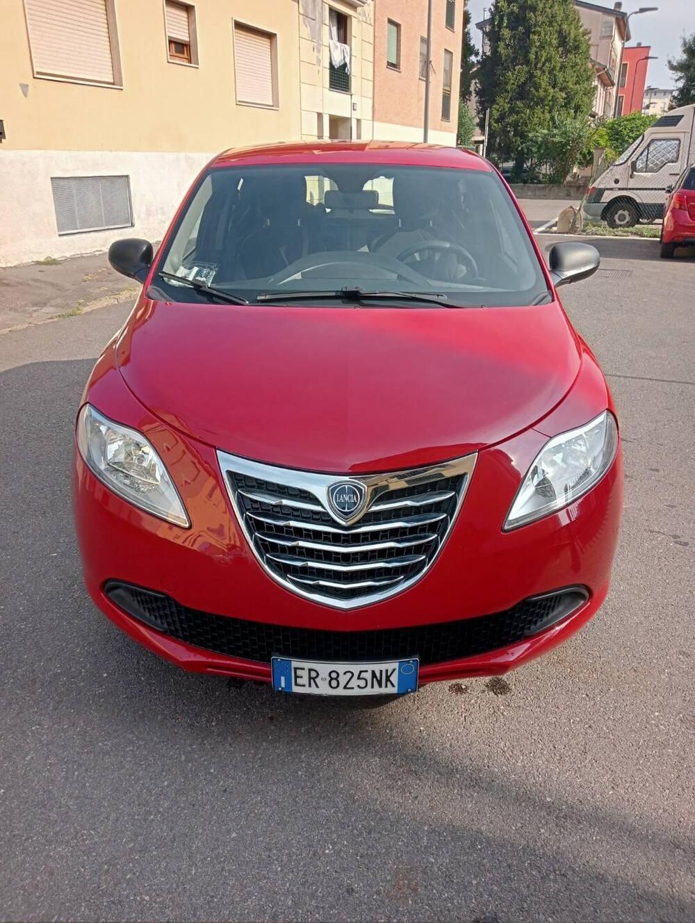 Lancia Ypsilon usata a Milano (2)