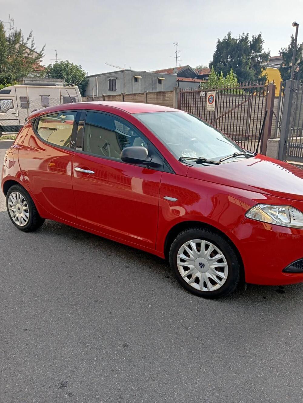 Lancia Ypsilon usata a Milano (3)