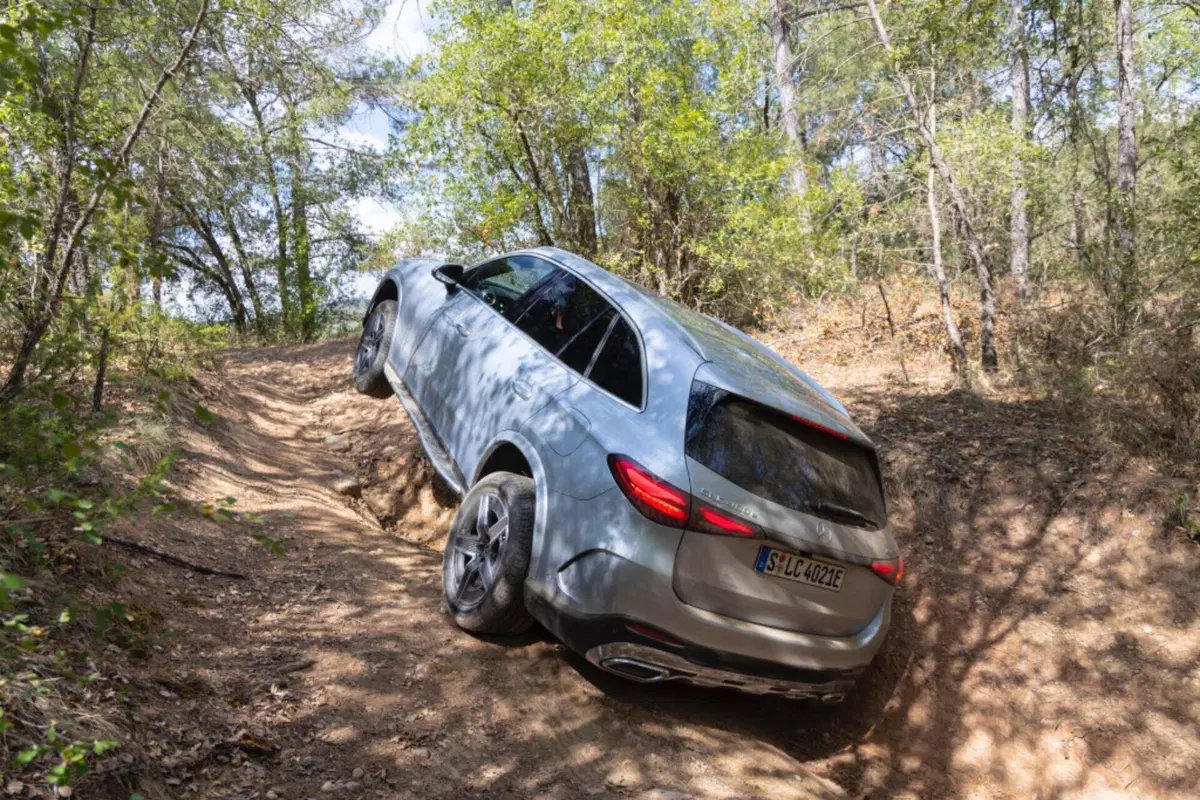 Mercedes GLC 2024: motorizzazioni, allestimenti e optional. Guida all’acquisto (48)