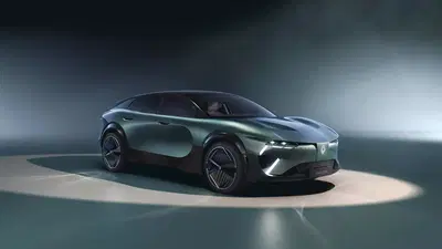 Renault Embleme Concept, cosa c'&egrave; sotto il prototipo francese [VIDEO]