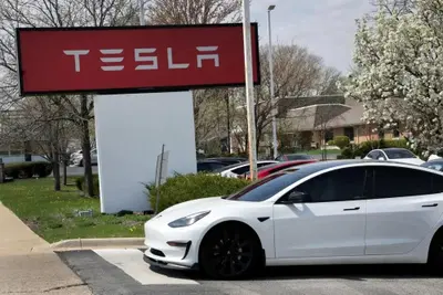 La Polizia della California ha comprato le Tesla ma come auto di servizio......  