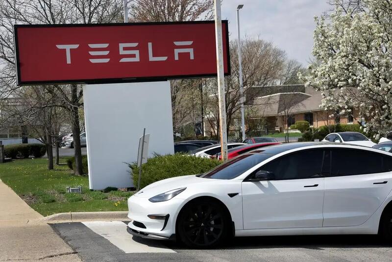 La Polizia della California ha comprato le Tesla ma come auto di servizio......  