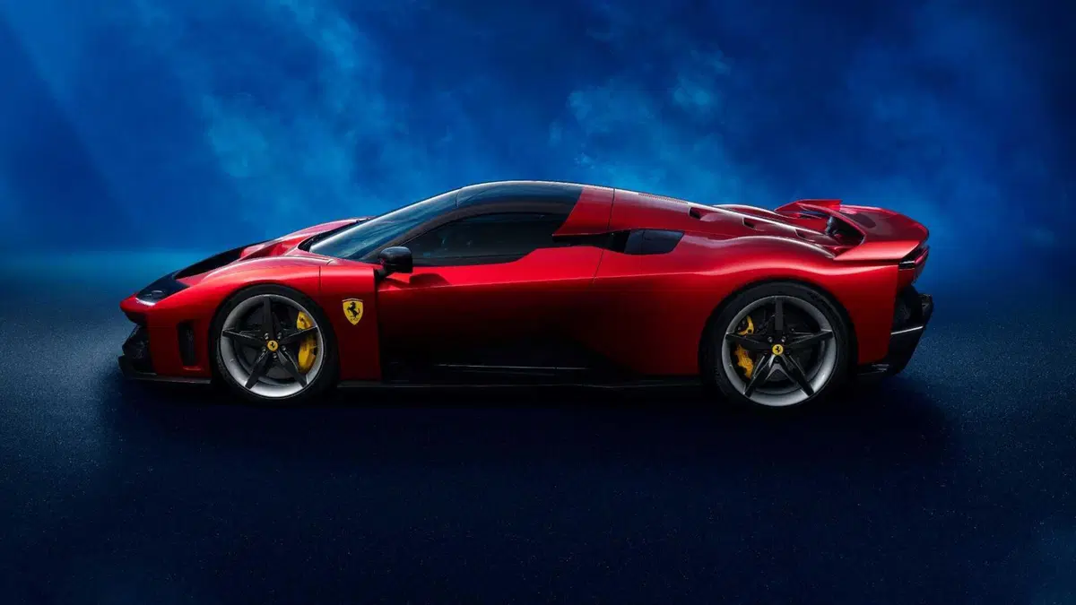 Nuova Ferrari F80: la supercar con V6 ibrido a quota 1200 cavalli! [VIDEO]
