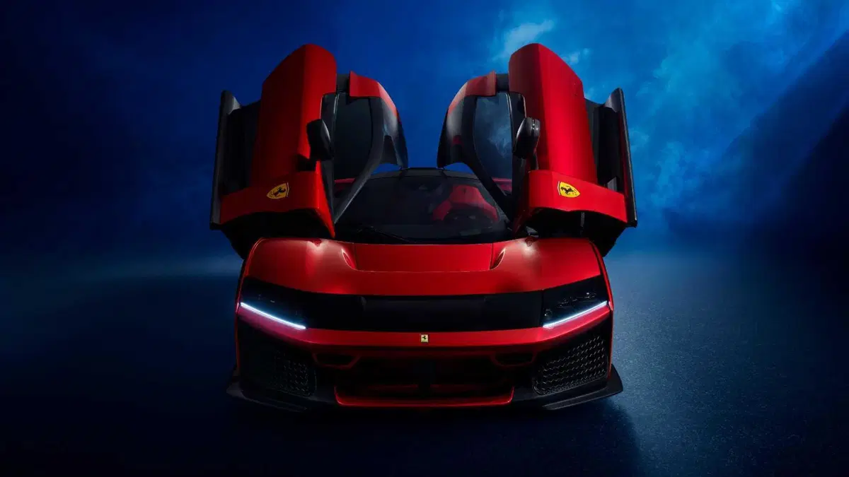 Nuova Ferrari F80: la supercar con V6 ibrido a quota 1200 cavalli! [VIDEO] (7)