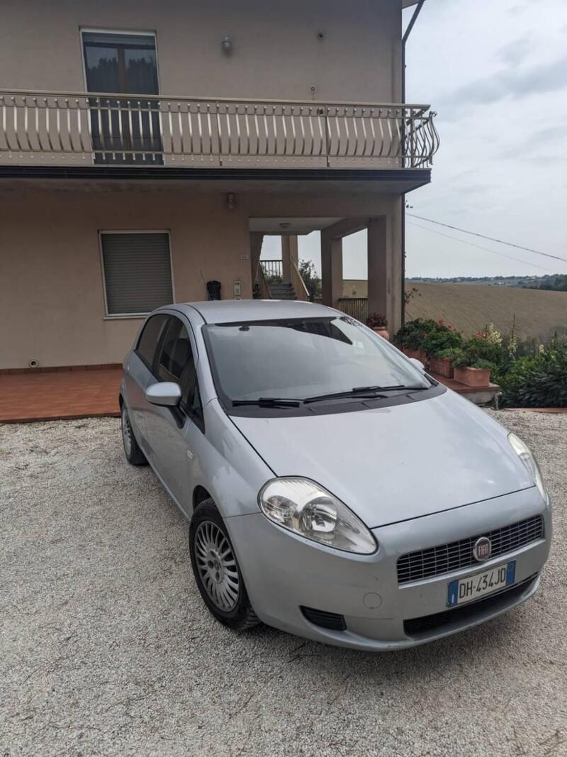 Fiat Grande Punto 1.2 5 porte del 2007 usata a Appignano