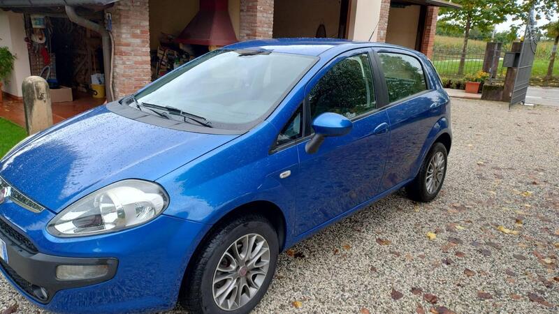 Fiat Punto Evo 1.4 5 porte Blue&amp;Me Natural Power del 2011 usata a Molvena